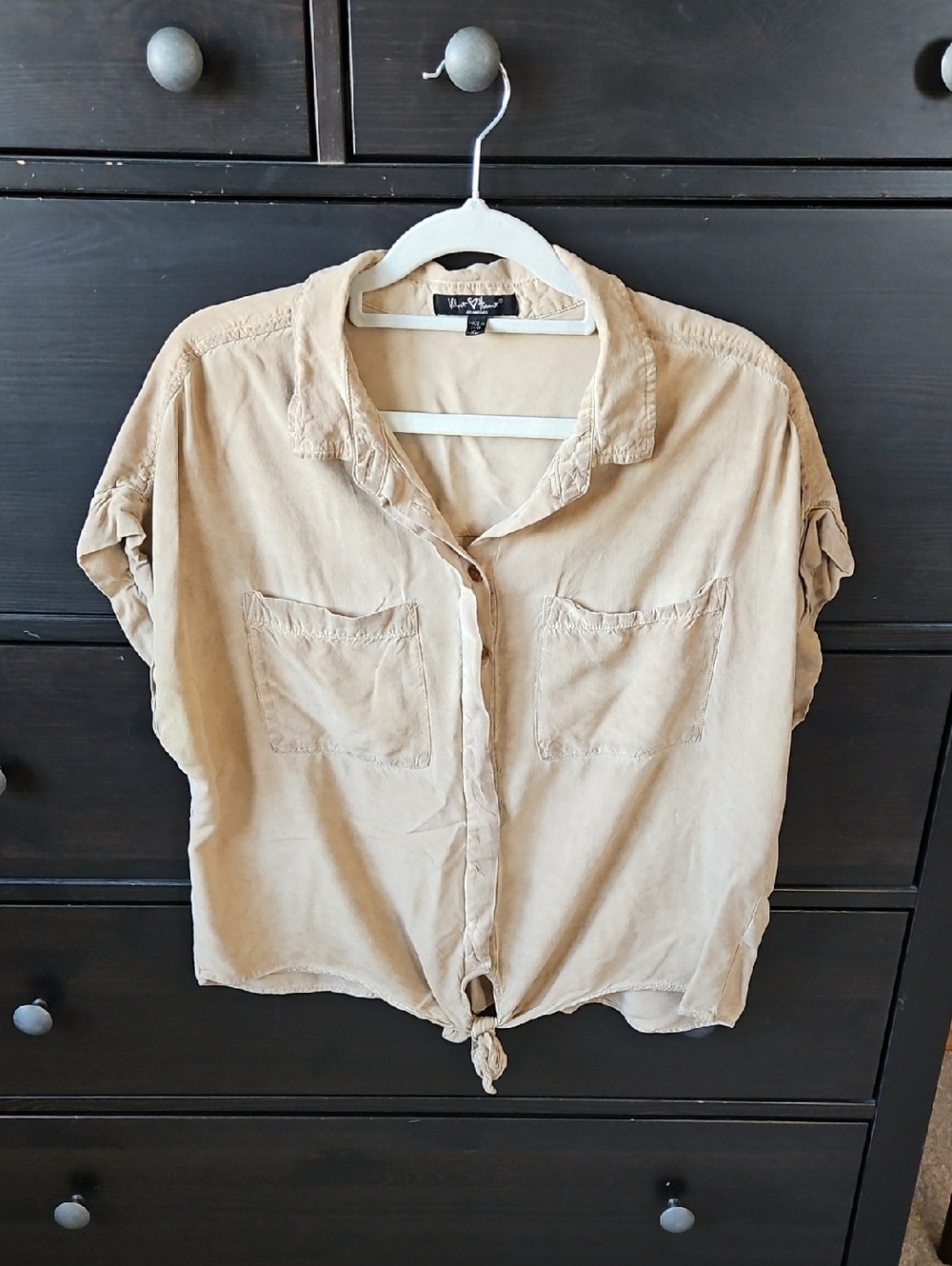Velvet Heart Taupe Button-Front Tie Short-Sleeve Shirt